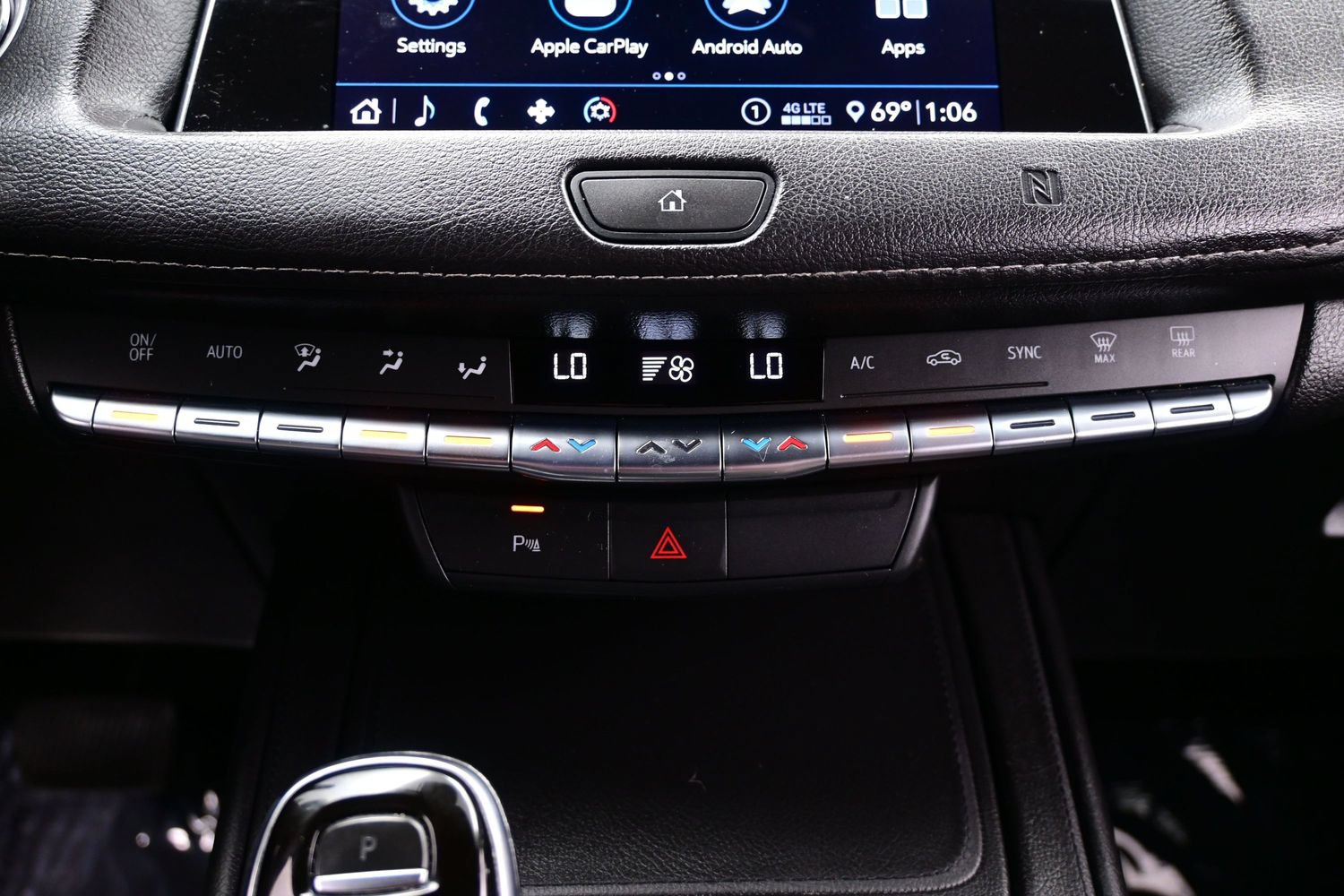 Used 2020 Cadillac XT4 Premium Luxury w/ Technology Package AWD/4WD image 21