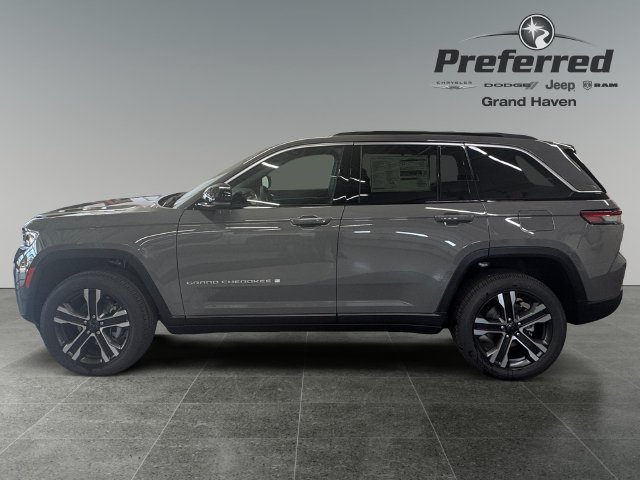 New 2027 Jeep Grand Cherokee Limited AWD/4WD image 11