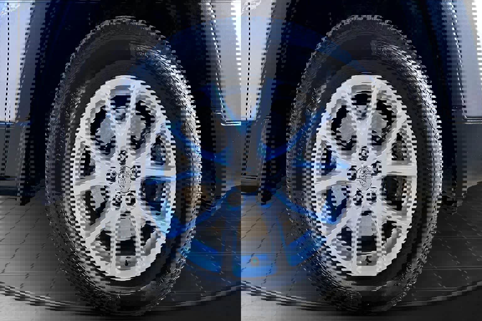 Used 2017 Jeep Cherokee Latitude w/ Comfort/Convenience Group image 34