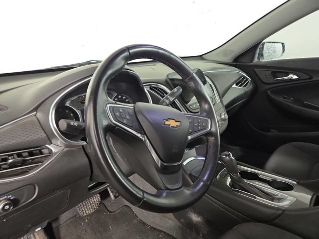 Used 2018 Chevrolet Malibu LT FWD image 14