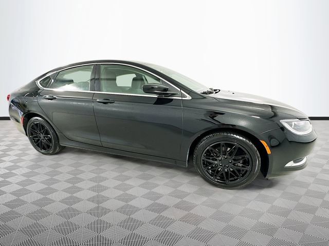 Used 2016 Chrysler 200 Limited image 8