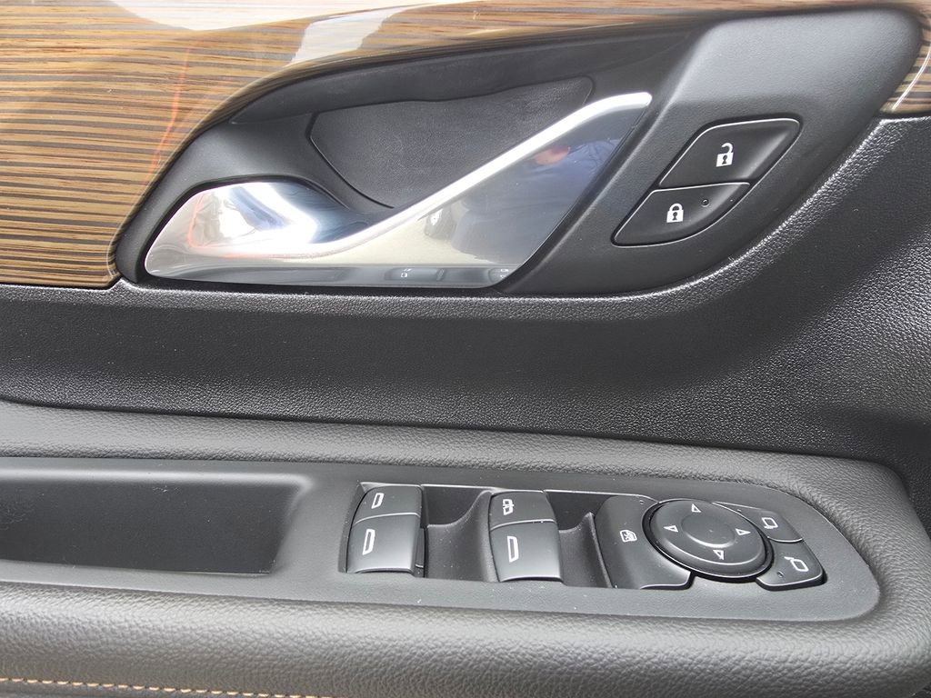 Used 2021 GMC Terrain SLE w/ Driver Convenience Package image 28