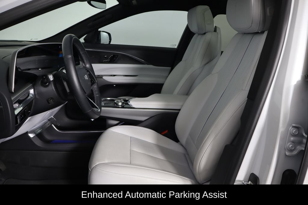 Used 2024 Cadillac Lyriq Luxury RWD image 14
