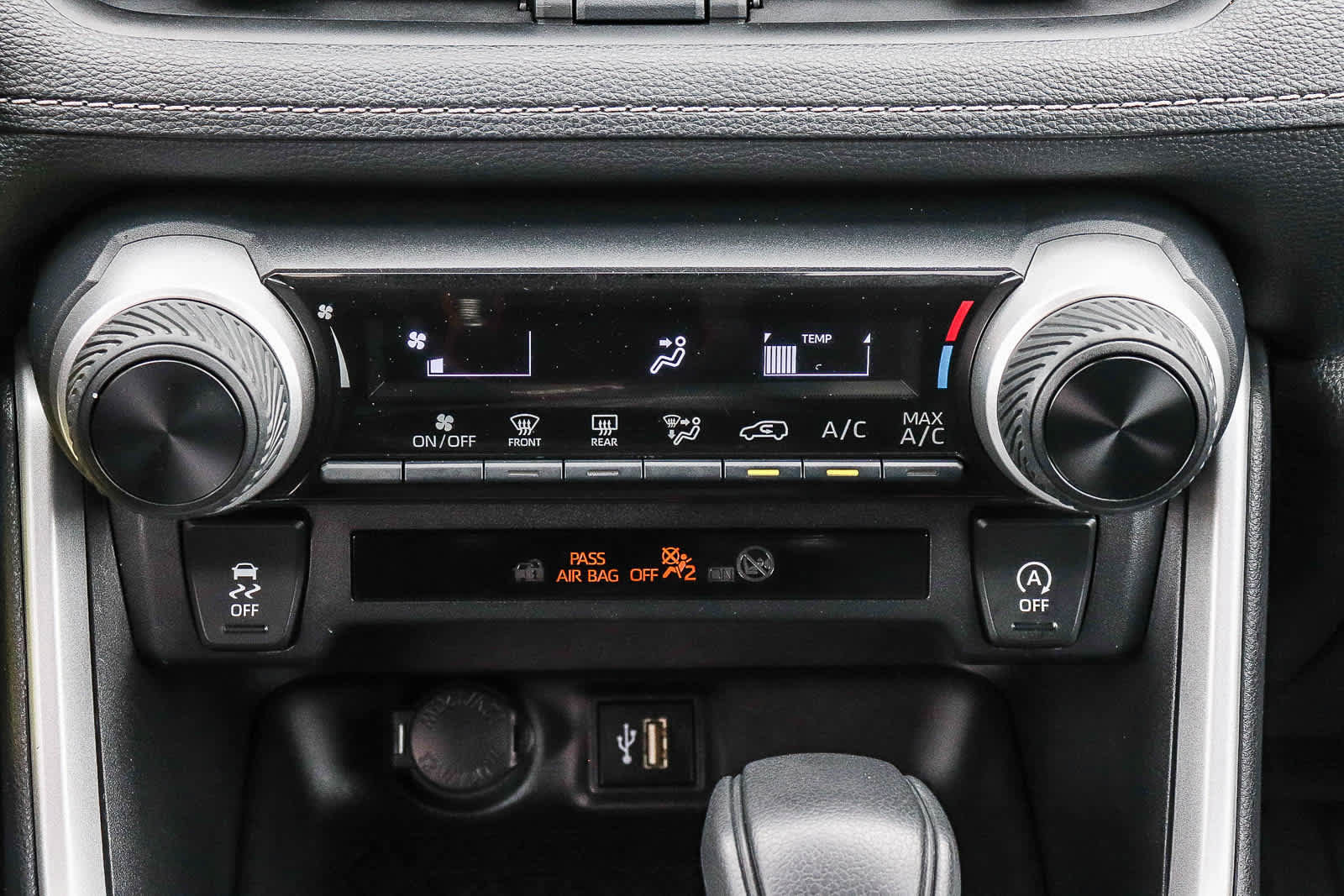 Used 2024 Toyota RAV4 LE AWD/4WD image 19