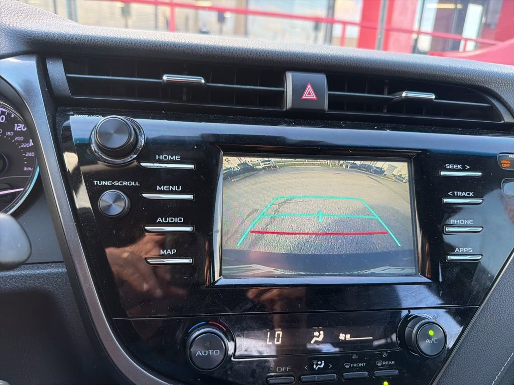 Used 2019 Toyota Camry SE image 6