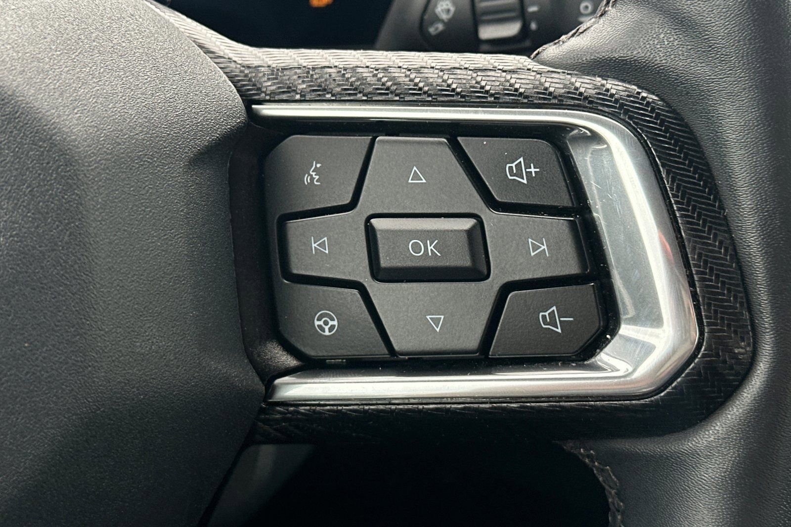 Used 2025 Ford Mustang Coupe RWD image 25