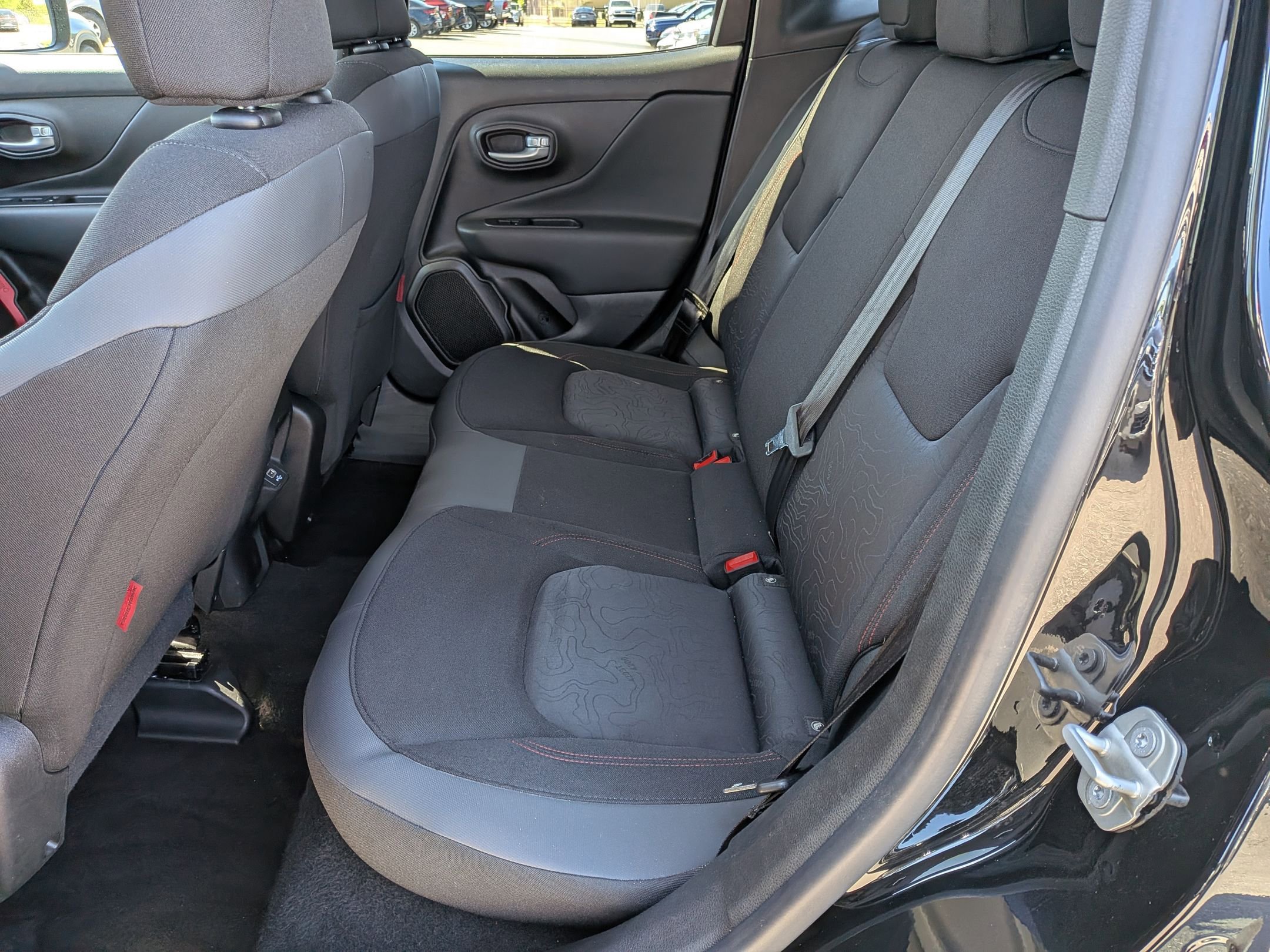 Used 2023 Jeep Renegade Trailhawk AWD/4WD image 29