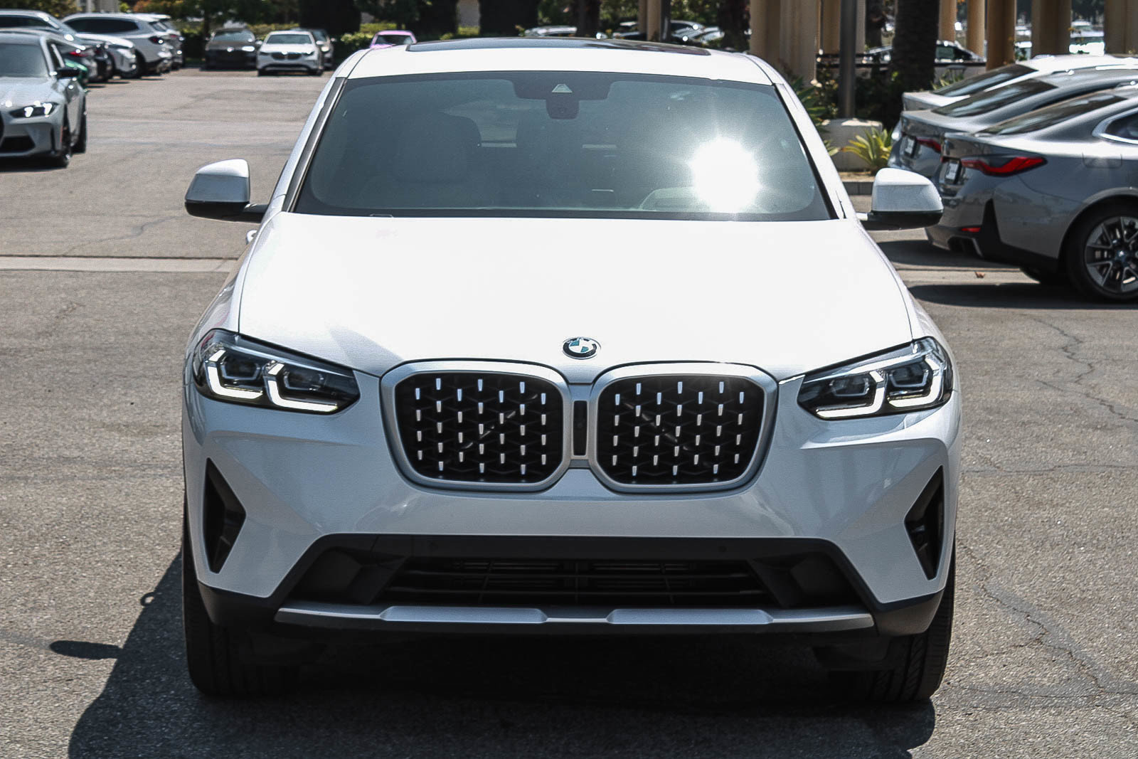 Used 2024 BMW X4 xDrive30i w/ Premium Package AWD/4WD image 2