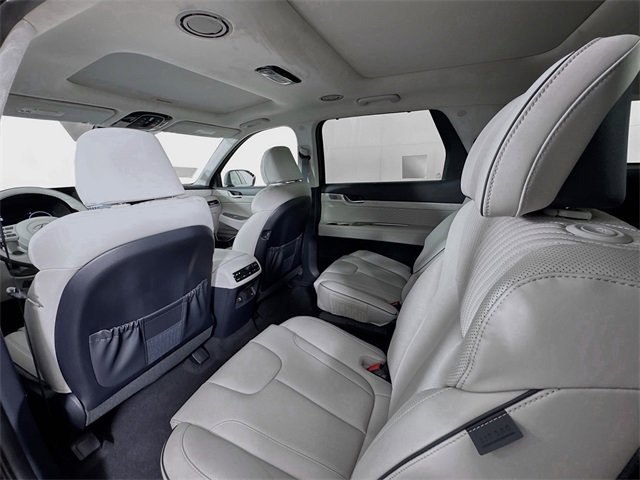 Used 2025 Hyundai Palisade Calligraphy image 15