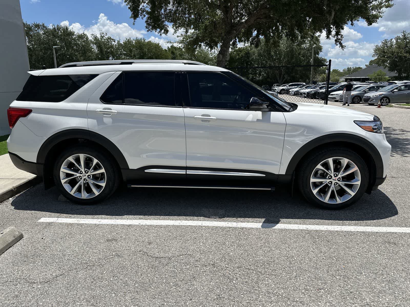 Used 2022 Ford Explorer Platinum w/ Equipment Group 601A AWD/4WD image 10