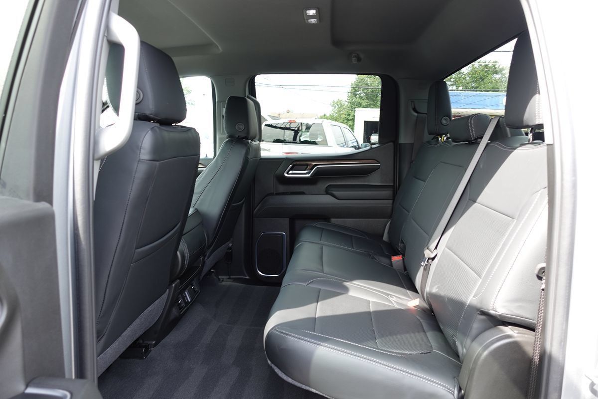 Used 2024 Chevrolet Silverado 1500 LT AWD/4WD image 22