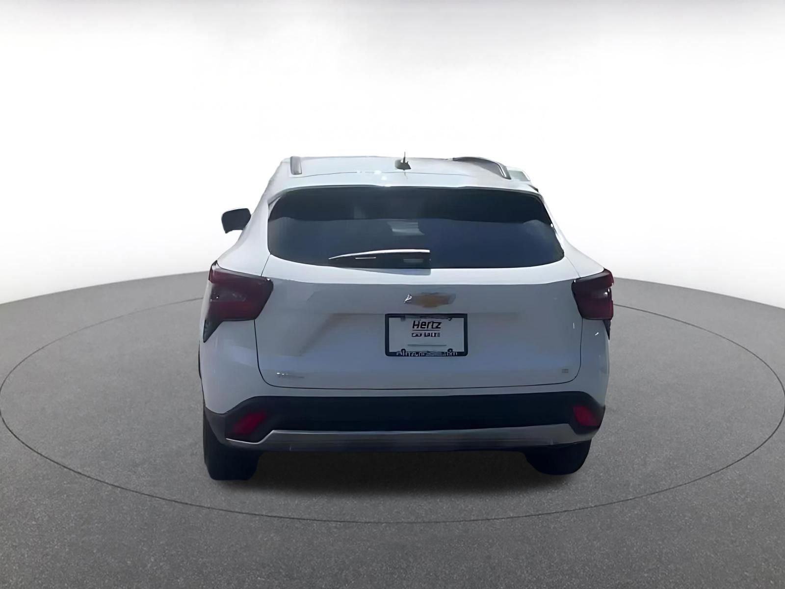 Used 2025 Chevrolet Trax LT w/ LT Convenience Package FWD image 12