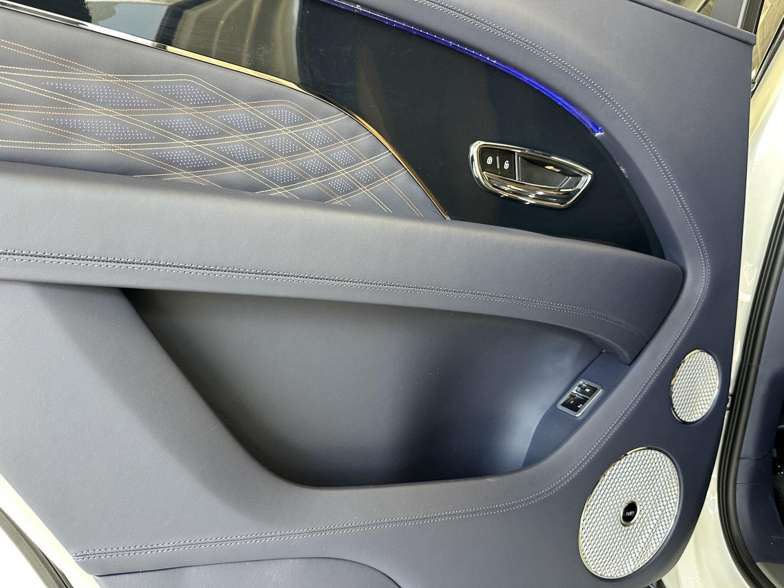 New 2026 Bentley Bentayga Extended Wheelbase AWD/4WD image 31