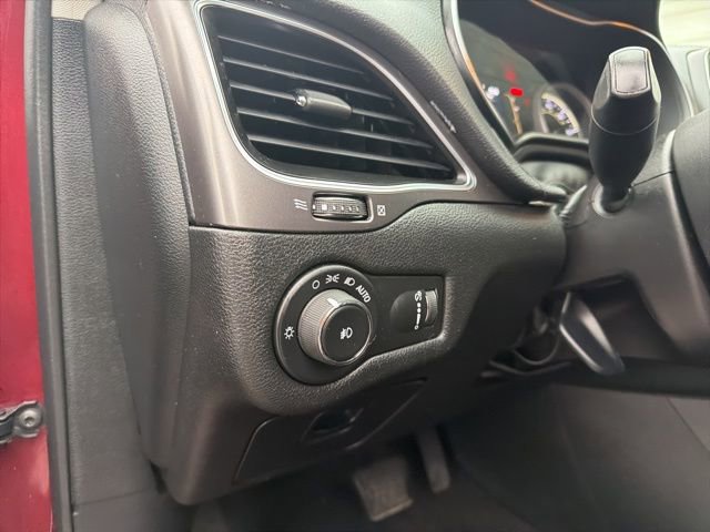 Used 2019 Jeep Cherokee Latitude w/ Popular Appearance Group image 27