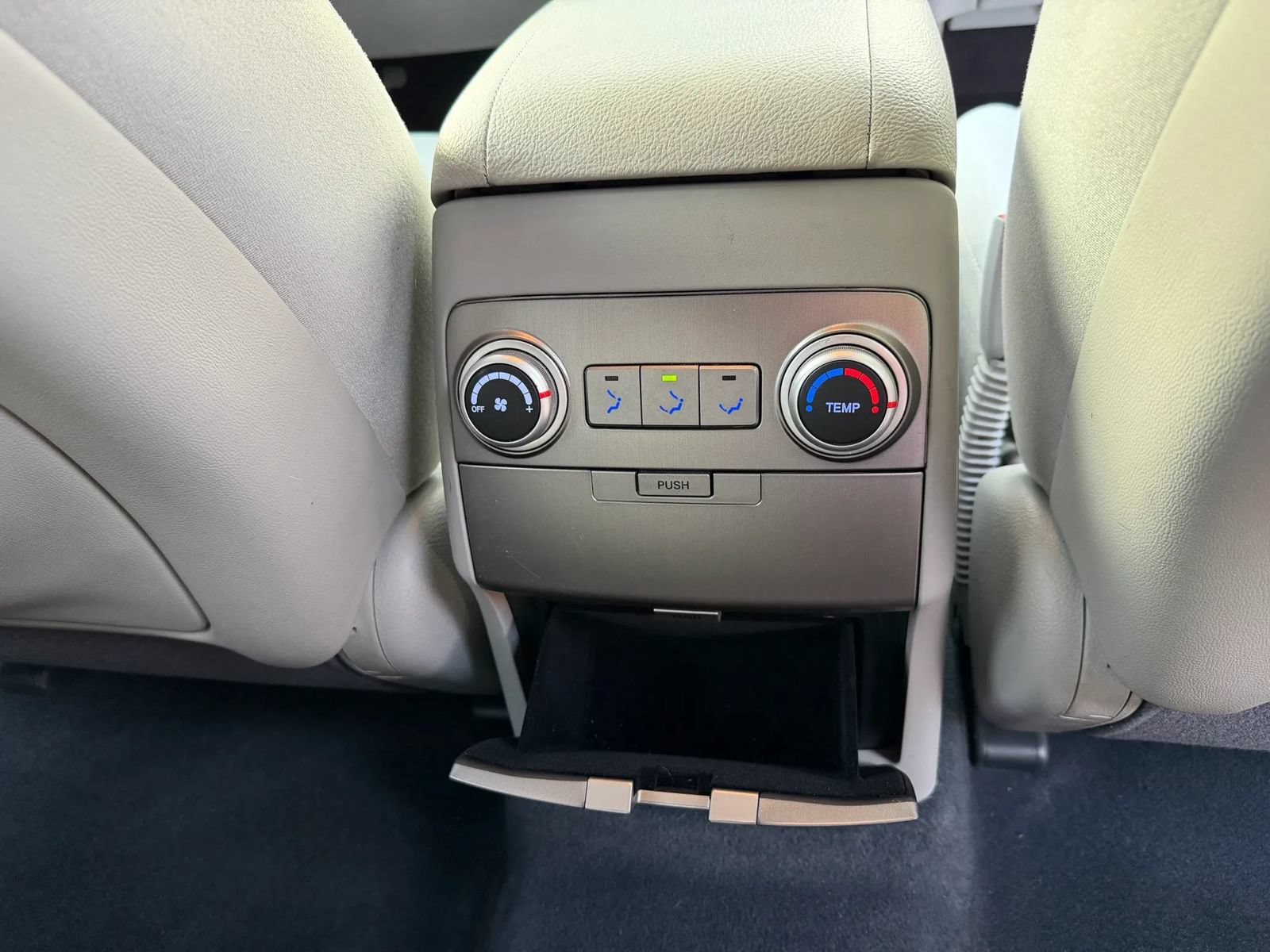 Used 2011 Hyundai Veracruz GLS AWD/4WD image 43