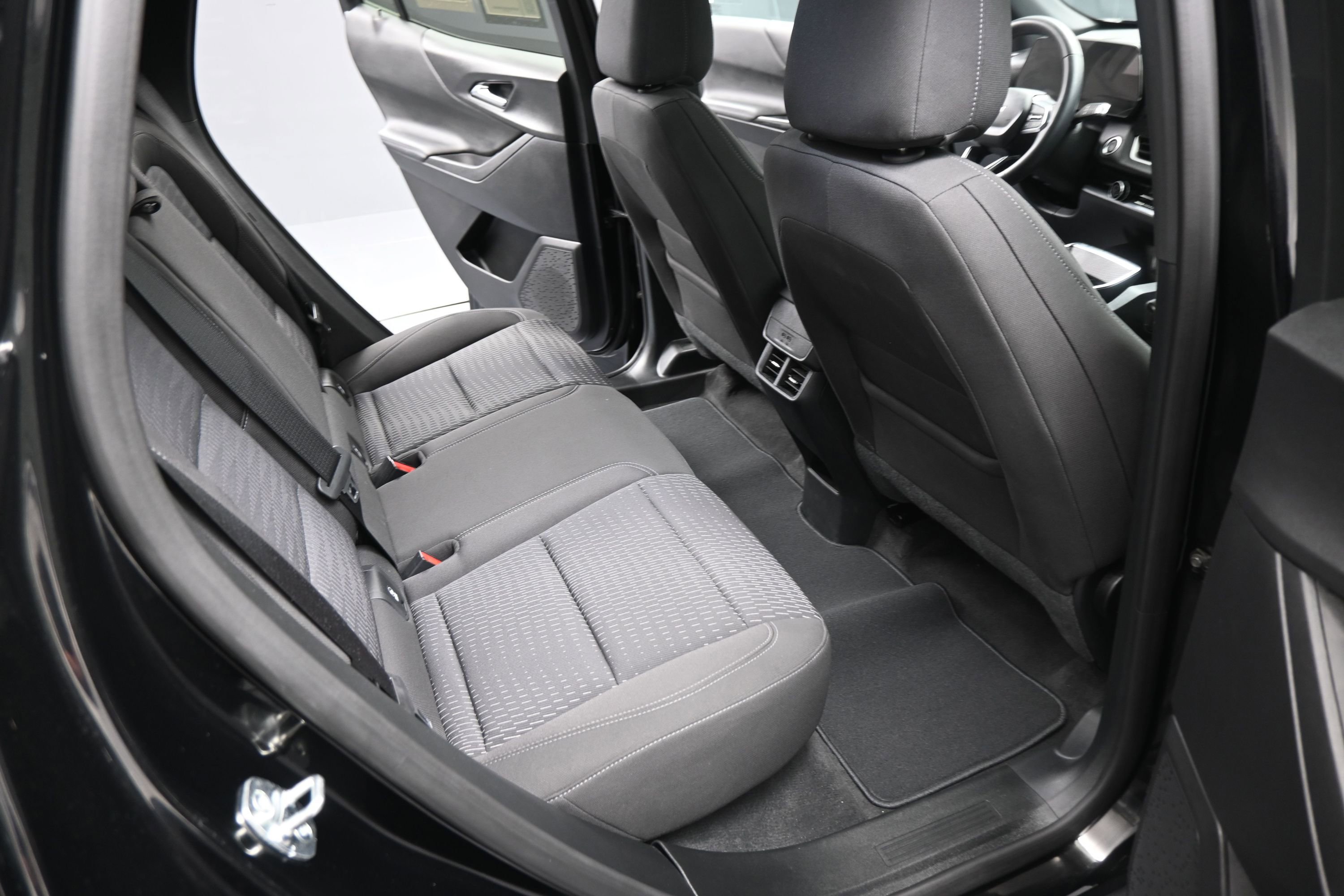 Used 2026 Chevrolet Equinox LT FWD image 19