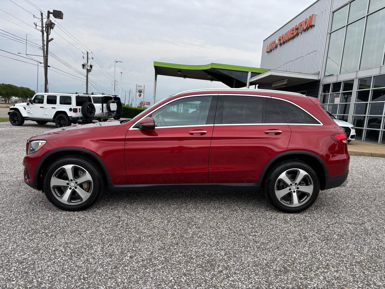 Used 2016 Mercedes-Benz GLC 300 image 2