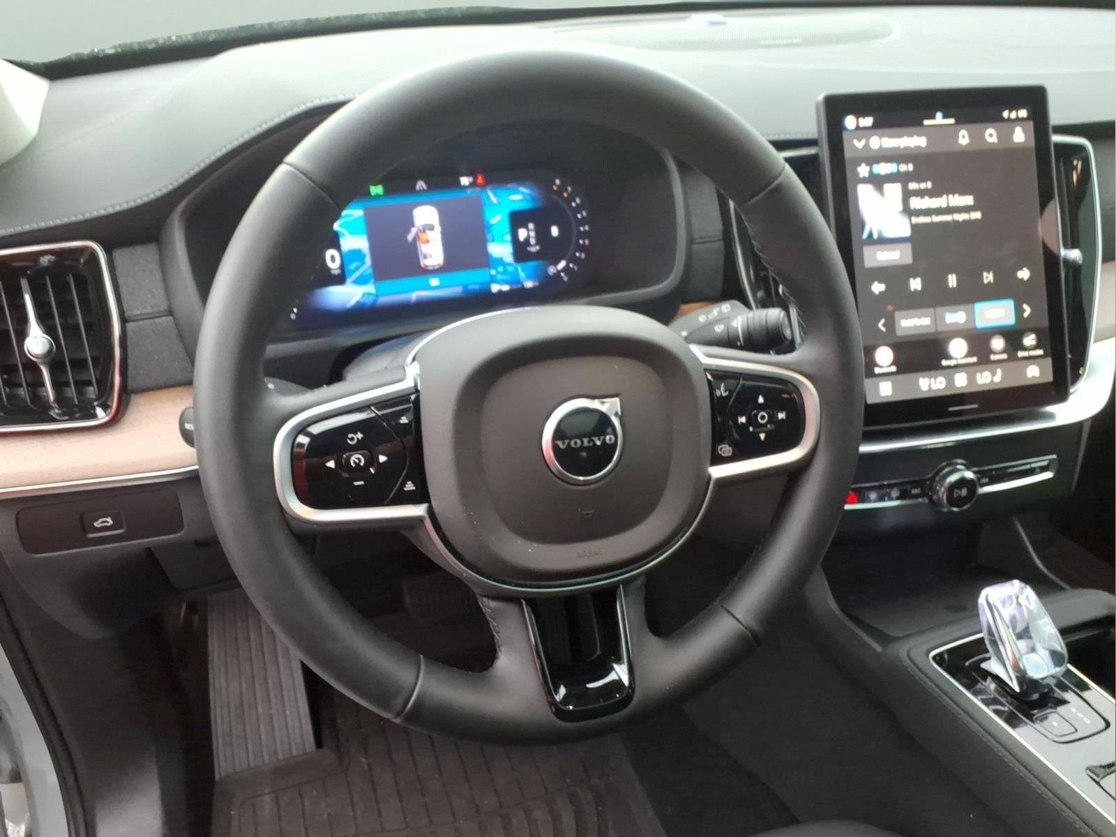 Certified 2026 Volvo XC90 B6 Plus w/ Protection Package Premier AWD/4WD image 9