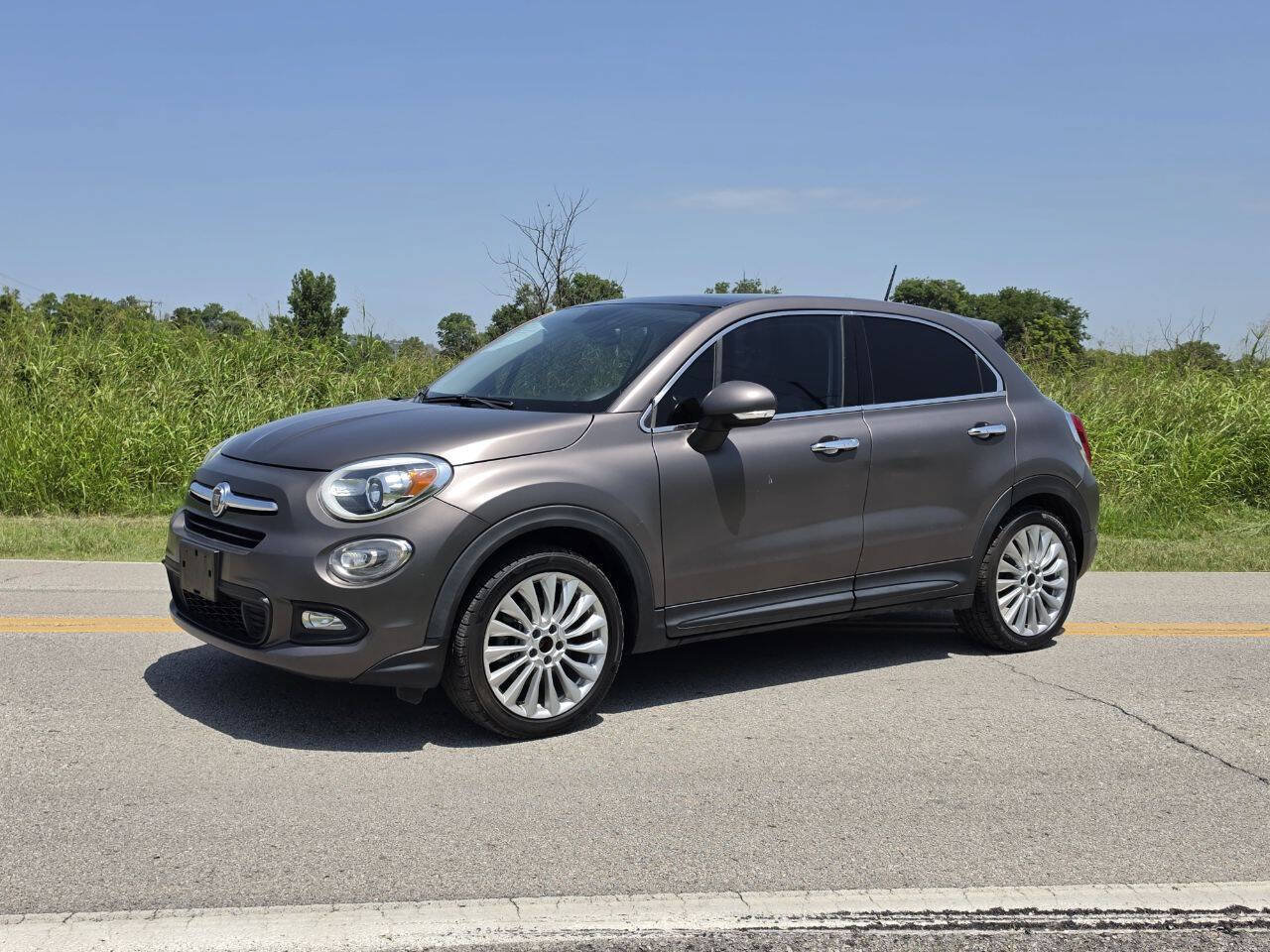 Used 2016 FIAT 500X Lounge FWD image 2