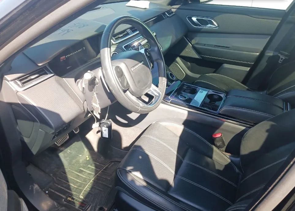 Used 2018 Land Rover Range Rover Velar R-Dynamic SE AWD/4WD image 1