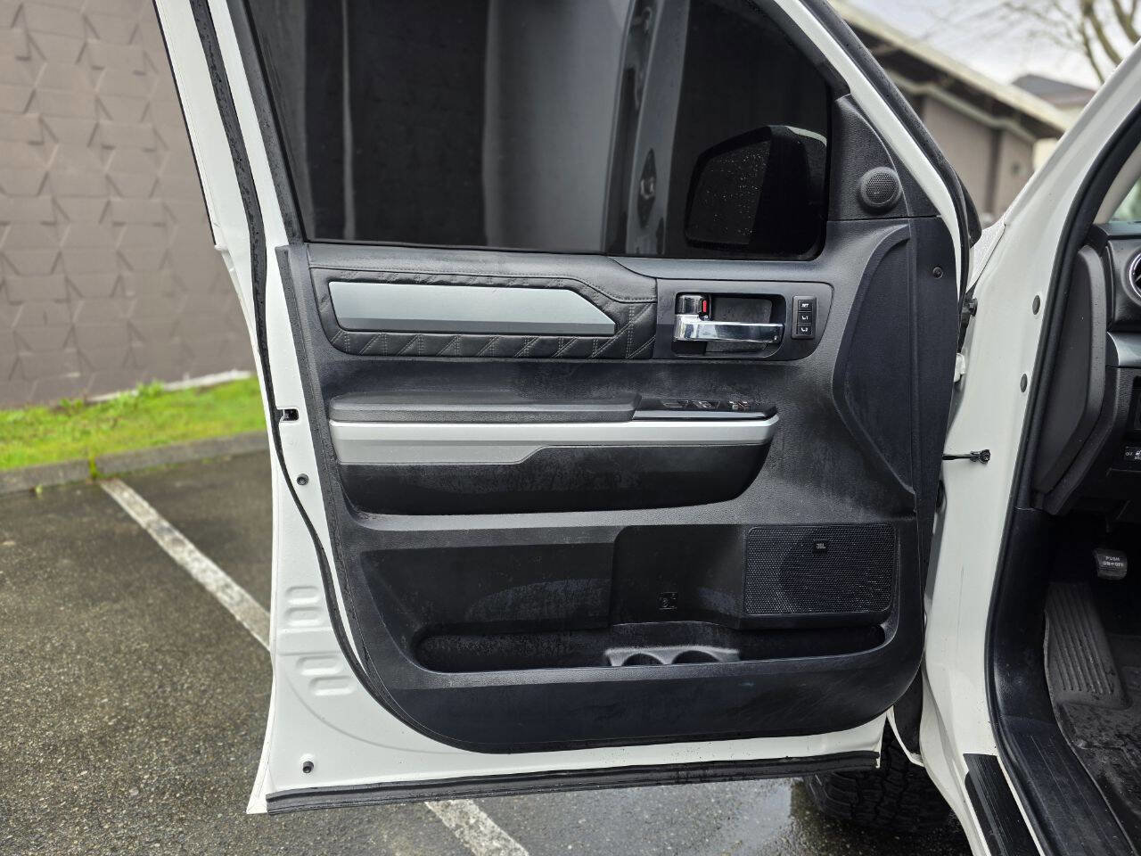 Used 2015 Toyota Tundra Platinum image 43