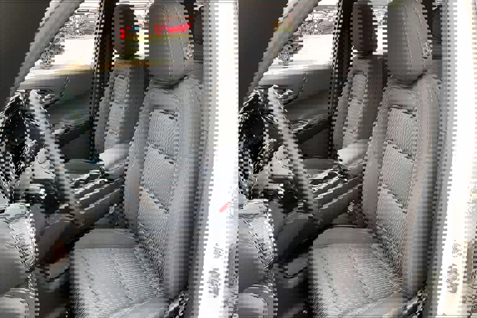 Certified 2025 Chevrolet Equinox LT image 9