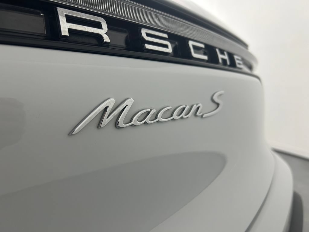 Certified 2025 Porsche Macan S AWD/4WD image 13