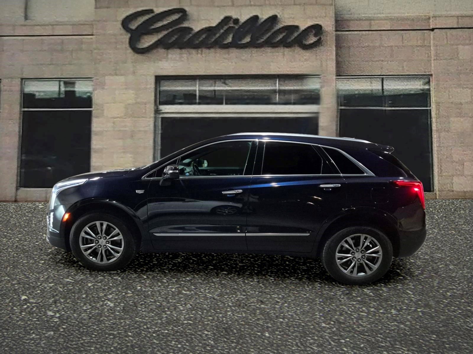 Certified 2022 Cadillac XT5 Premium Luxury AWD/4WD image 2