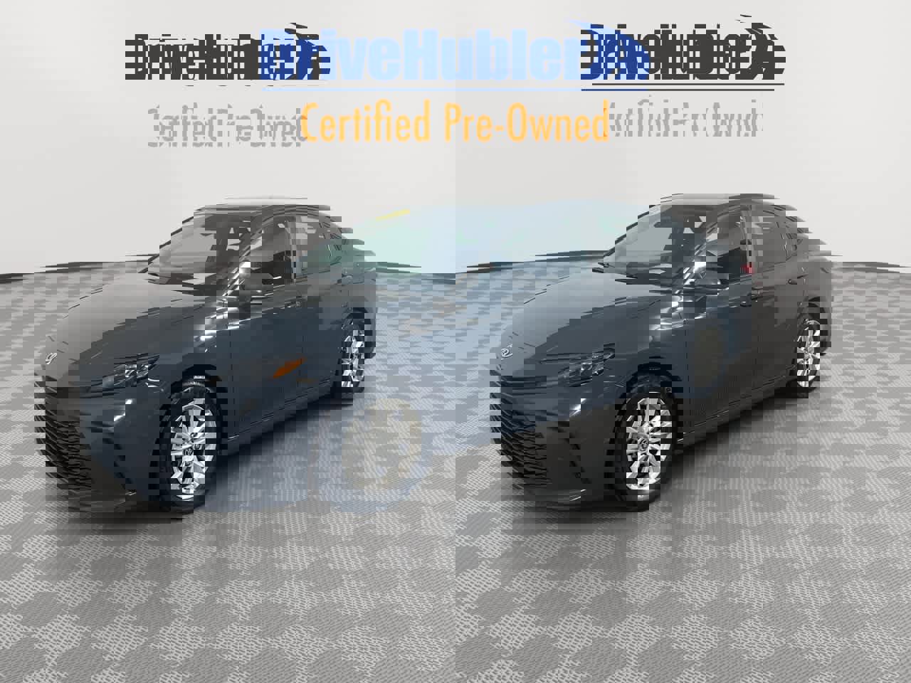 Used 2025 Toyota Camry LE image 2