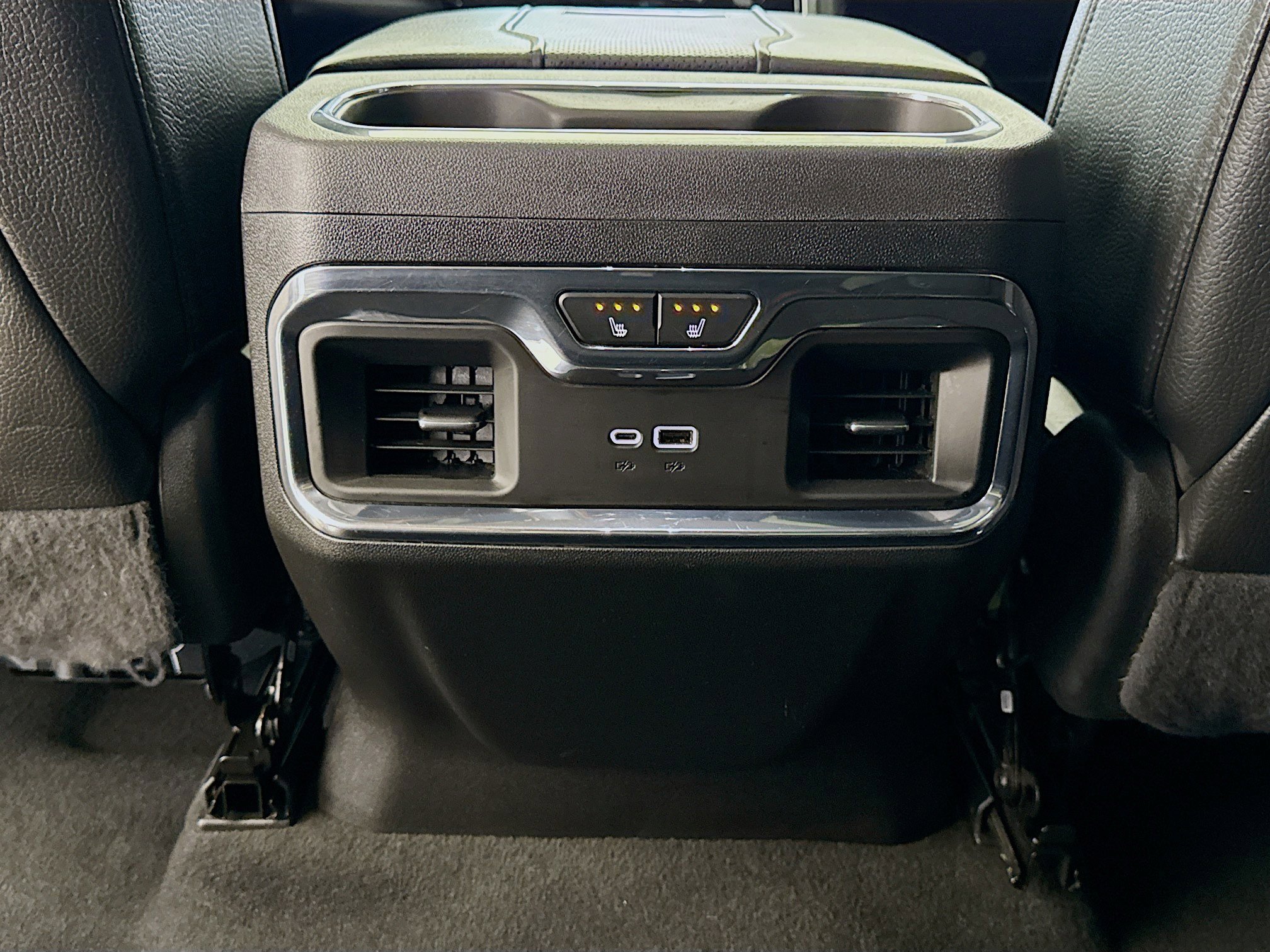 Used 2024 GMC Sierra 3500 Denali w/ Denali Reserve Package image 27