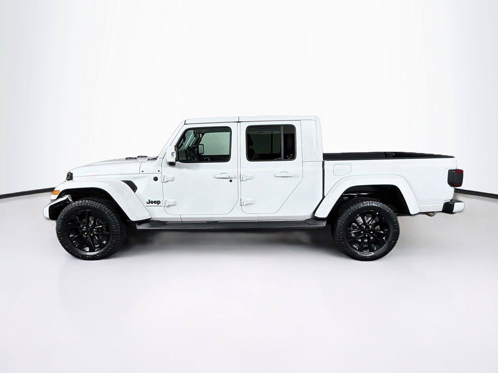 Used 2023 Jeep Gladiator Overland AWD/4WD image 8