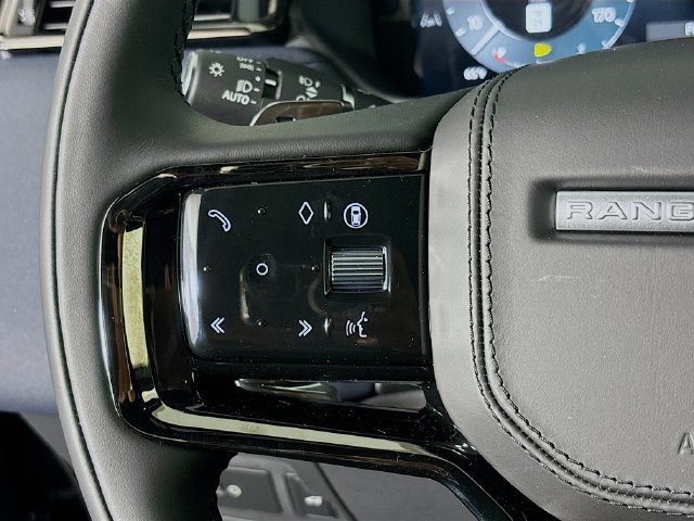 Used 2026 Land Rover Range Rover Velar Dynamic SE AWD/4WD image 10