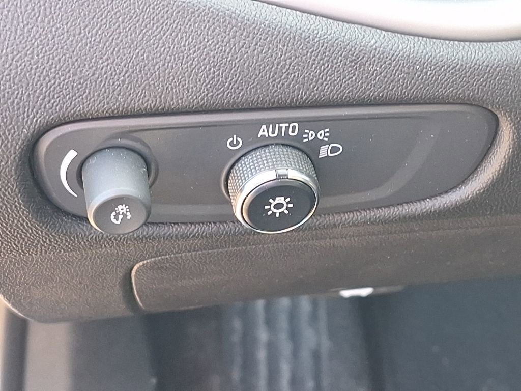 Used 2023 Chevrolet Malibu LT image 27