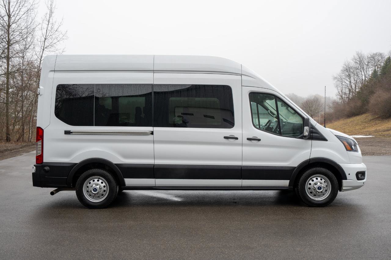 Used 2024 Ford Transit 350 XLT image 2