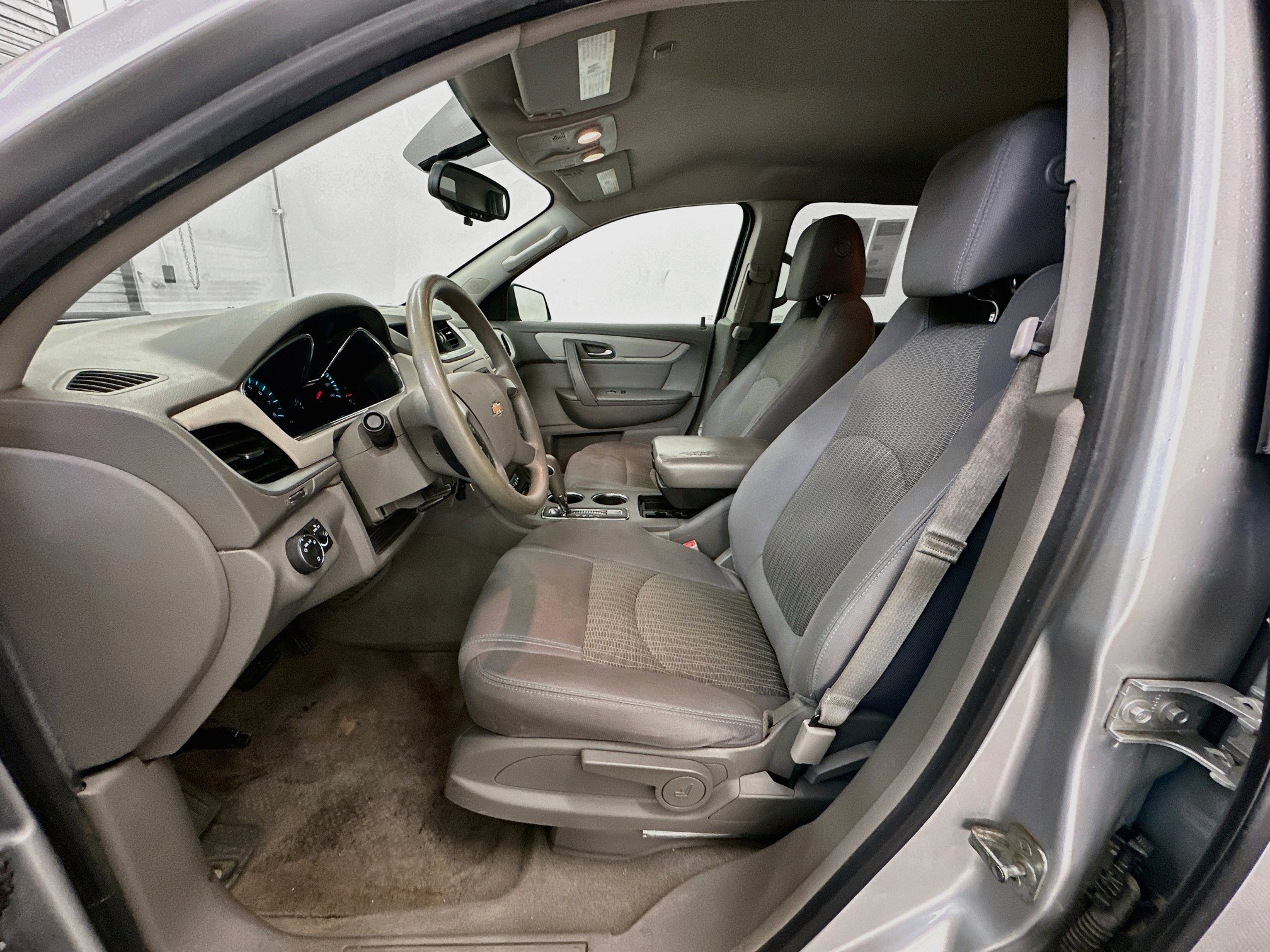 Used 2015 Chevrolet Traverse LS FWD image 13