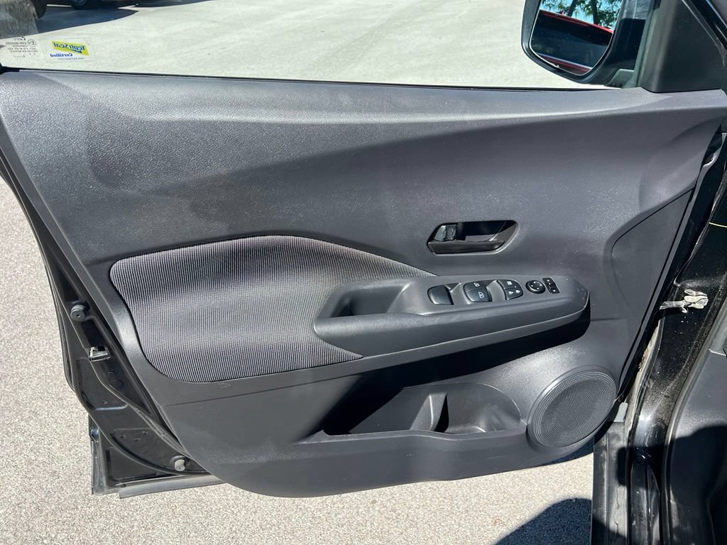 Used 2018 Nissan Kicks S FWD image 16