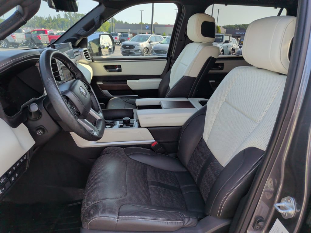 Used 2023 Toyota Sequoia Capstone AWD/4WD image 4