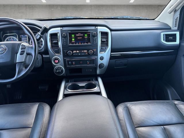 Used 2019 Nissan Titan SV w/ SV Convenience Package image 3