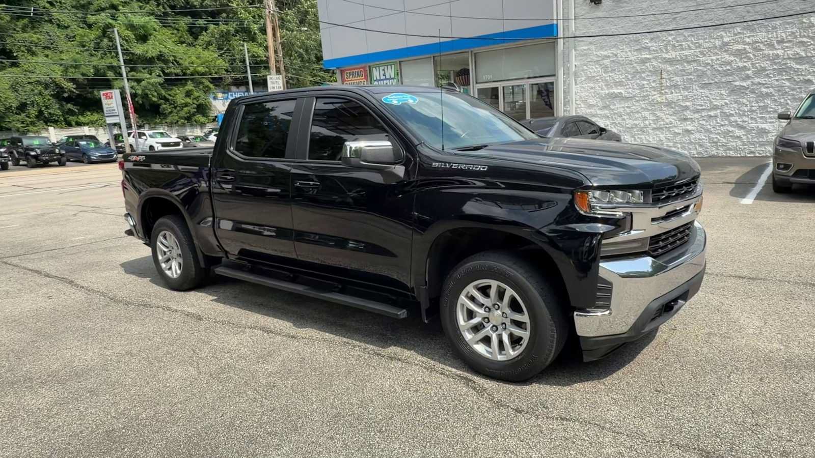 Certified 2021 Chevrolet Silverado 1500 LT AWD/4WD image 4