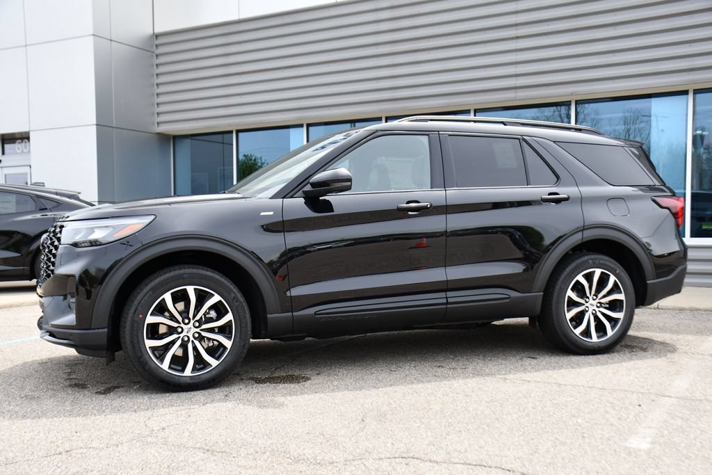 New 2026 Ford Explorer ST-Line AWD/4WD image 2