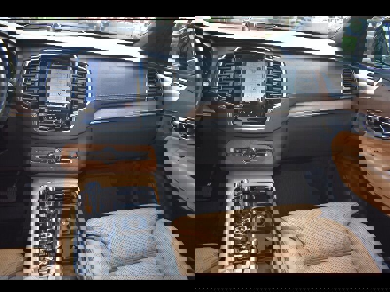 Used 2017 Volvo XC90 T8 Inscription w/ Luxury Package image 31