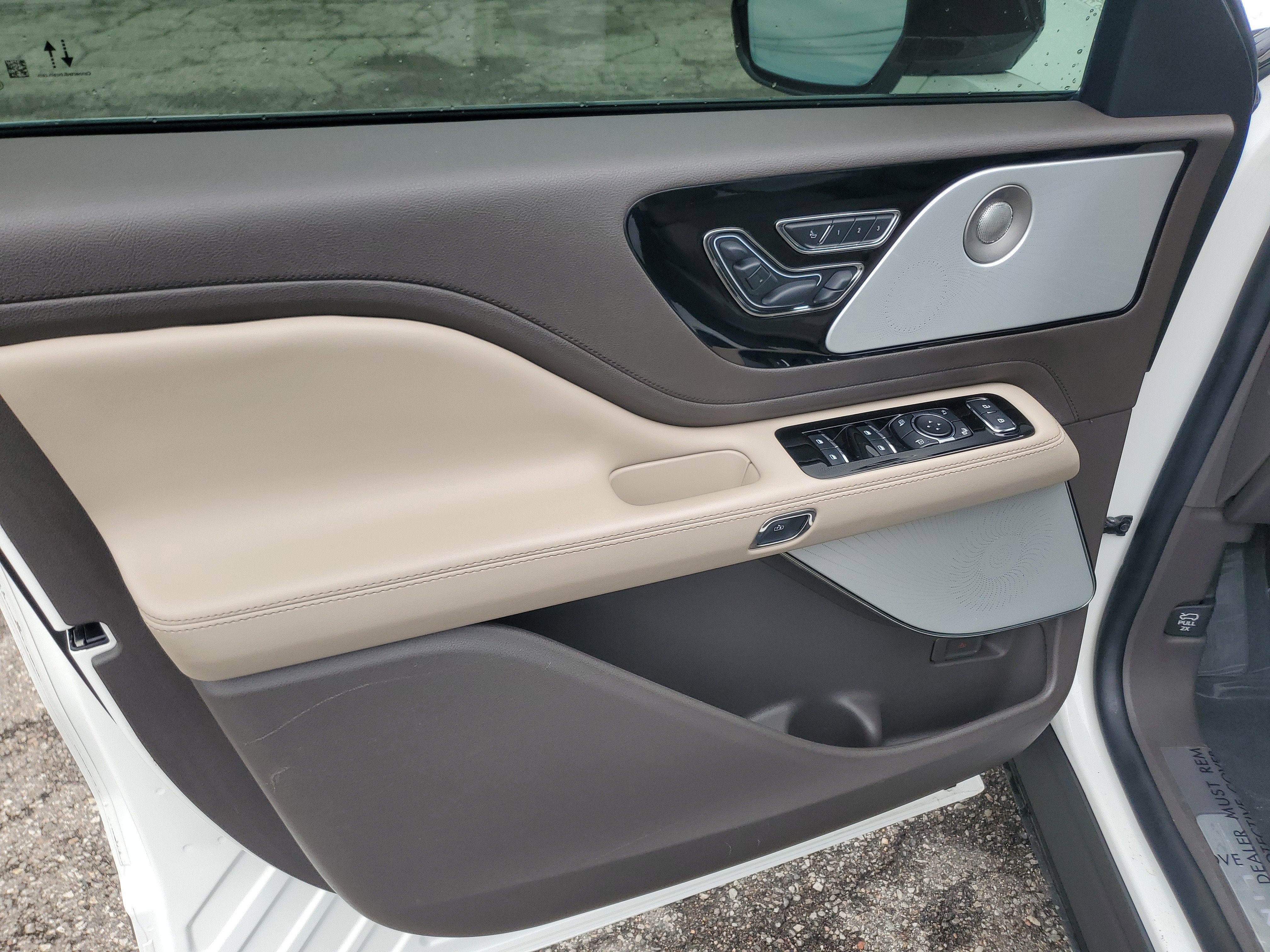 Used 2023 Lincoln Aviator Reserve w/ Equipment Group 201A AWD/4WD image 10