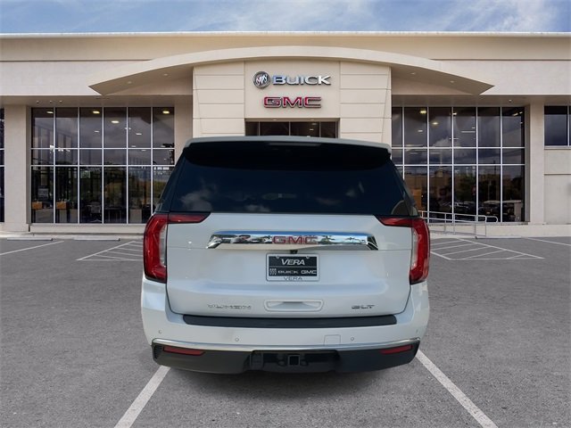 Used 2023 GMC Yukon SLT w/ SLT Luxury Package image 12