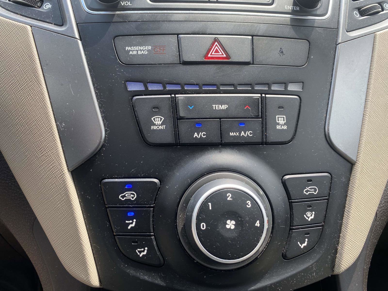 Used 2017 Hyundai Santa Fe Sport FWD image 21