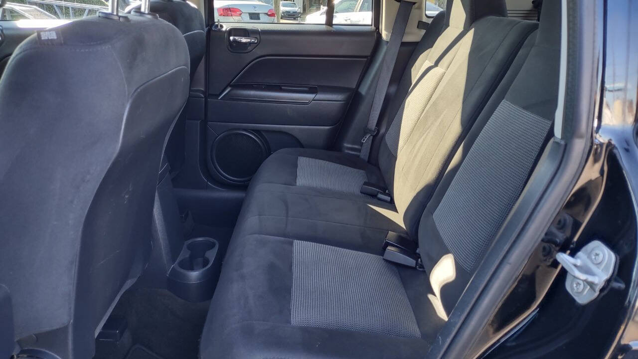 Used 2016 Jeep Compass Sport w/ Power Value Group AWD/4WD image 23