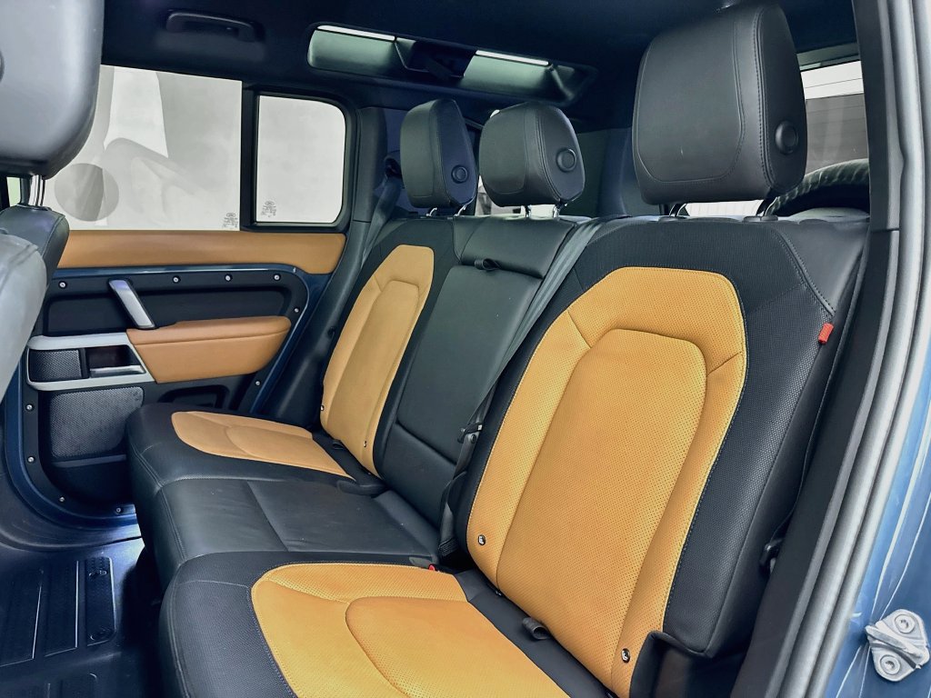 Certified 2024 Land Rover Defender 110 X-Dynamic SE AWD/4WD image 25