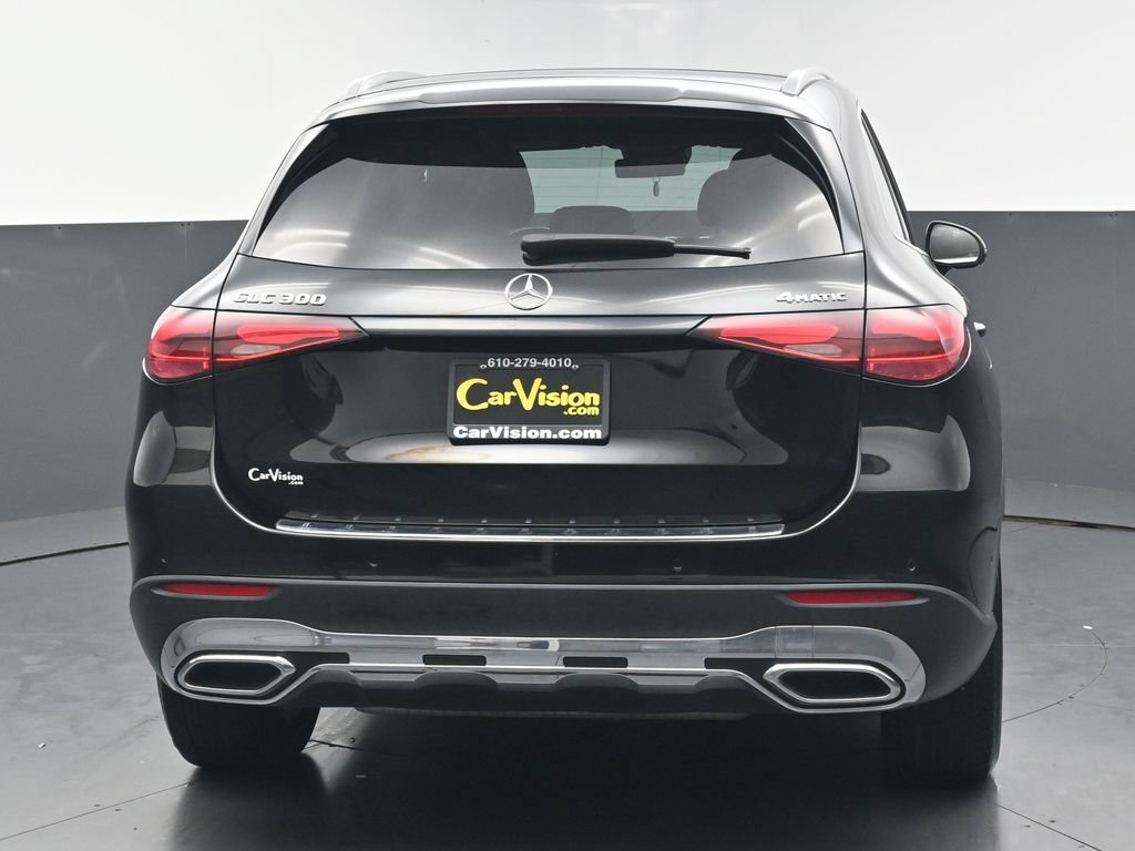 Used 2023 Mercedes-Benz GLC 300 4MATIC w/ Exclusive Trim Package image 4