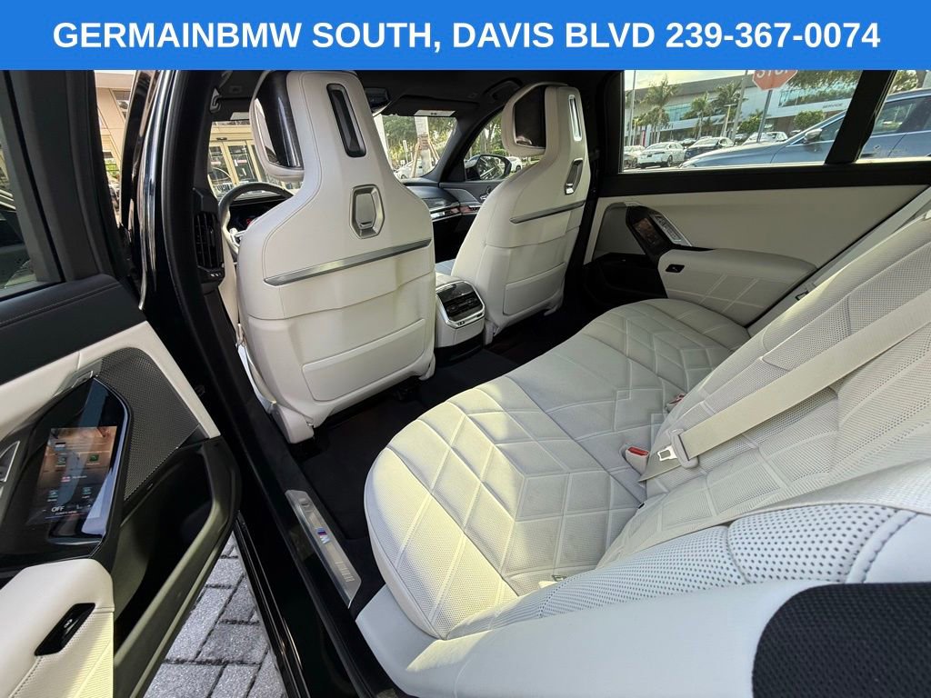 Certified 2025 BMW 760i xDrive w/ Executive Package AWD/4WD image 18