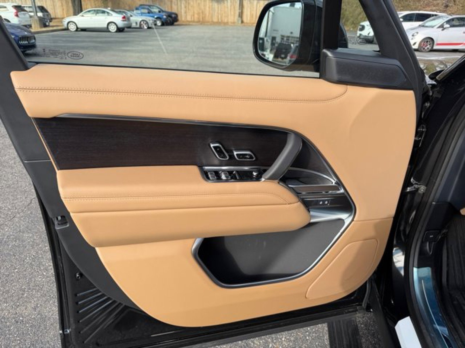 New 2026 Land Rover Range Rover SE image 21