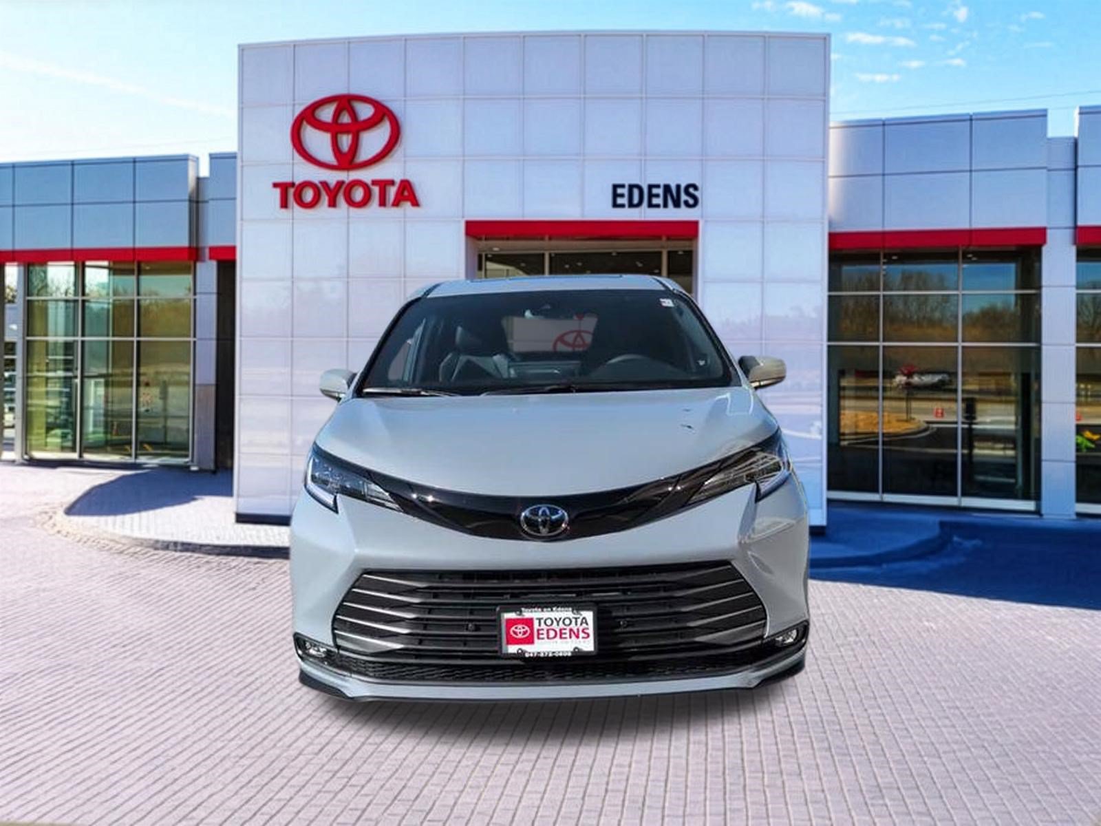 New 2026 Toyota Sienna XLE Woodland Edition AWD/4WD image 11